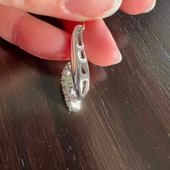 Zales 14k white gold necklace with pave diamonds and a center brilliant diamond - Picture 8 of 8